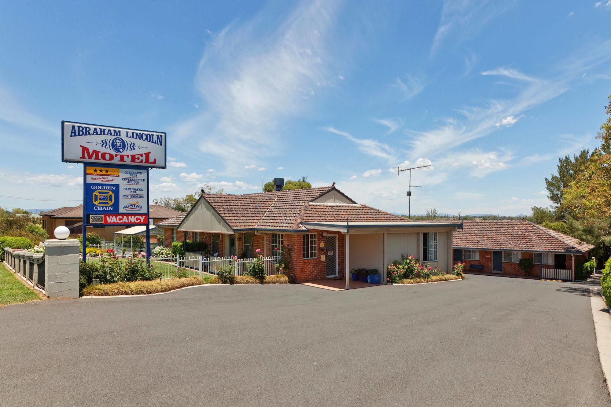 Abraham Lincoln Motel タムワース エクステリア 写真